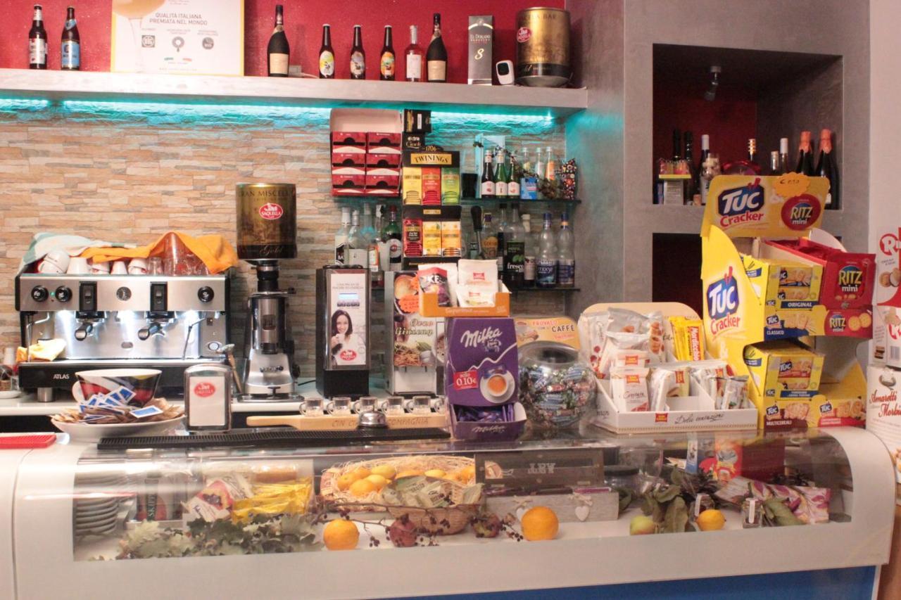 Hotel Adonis Castelvecchio Calvisio Zewnętrze zdjęcie